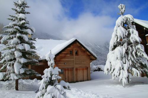 Le Troll Hameau Des Chazals Nevache Hautes Alpes