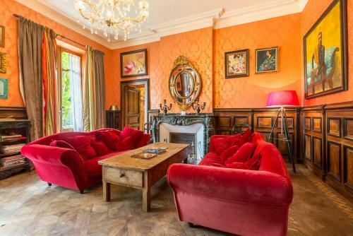 Montjoi Chateau Sleeps 26 Pool Wifi