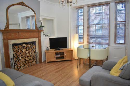 Rose Street - Watchmakers Apartment