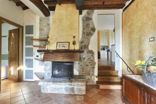Castagnori Villa Sleeps 8 Wifi