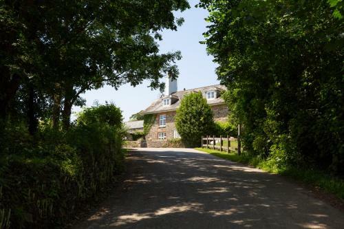 Woodland Villa Sleeps 16 Pool Air Con Wifi