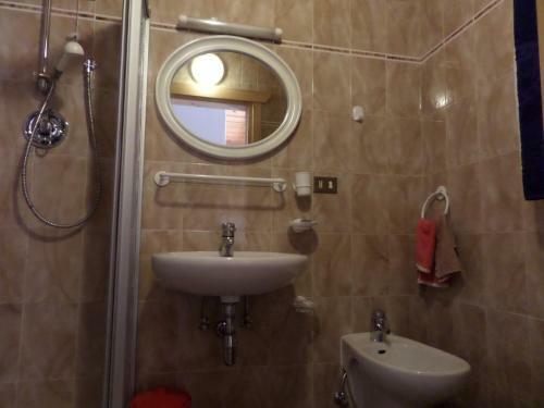 Hostal Affittacamere Pizzeria Marmolada