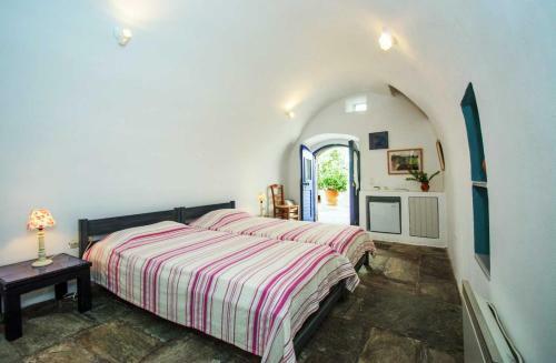 Hostal Guest House Pitsinades