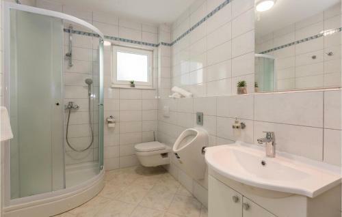 Three-bedroom Holiday Home In Lovrec