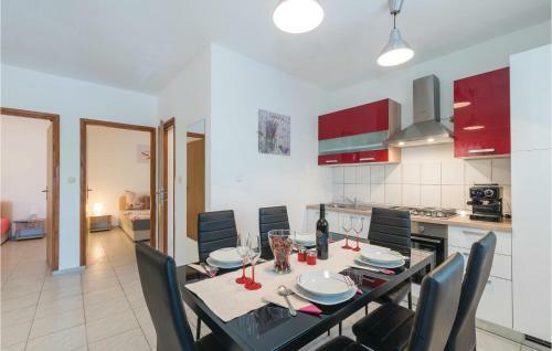 Two-bedroom Holiday Home In Rastane Donje