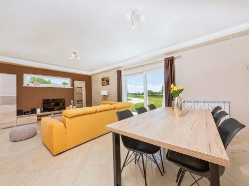 Luxury Villa With Infinity Pool And Scenic Views In Motovun