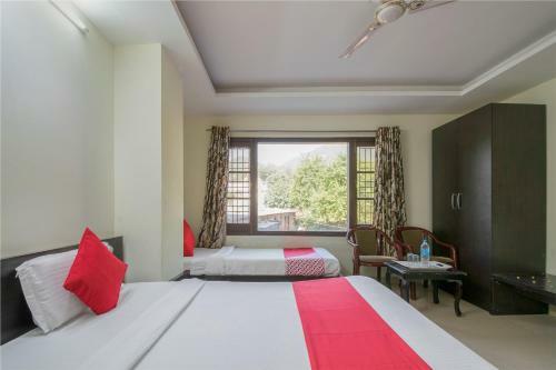 Hostal Oyo 10753 Hotel Triund Regency