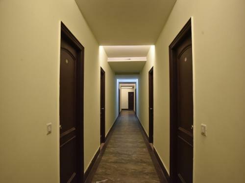 Hostal Oyo 10753 Hotel Triund Regency