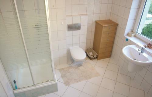 Four-bedroom Holiday Home In Puszczykowo