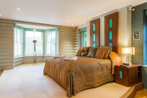 Gidleigh Chateau Sleeps 14 Pool Wifi