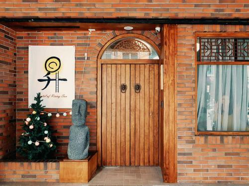 Hostel Of Rising Sun