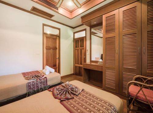 4 Bedroom Sea View Villa On Beach Front Resort Tg48