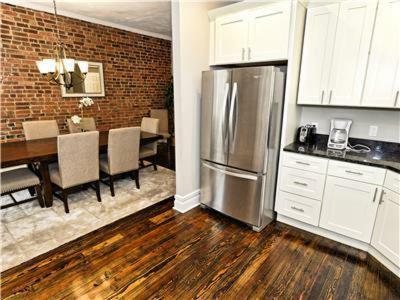 Newly Renovated 4bdrm/3ba, Sleeps 10