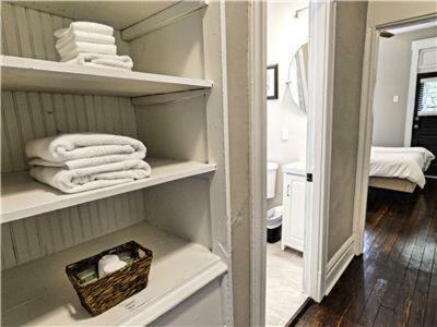 Newly Renovated 4bdrm/3ba, Sleeps 10
