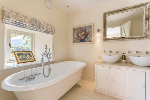 Llanvihangel Crucorney Villa Sleeps 11 Wifi