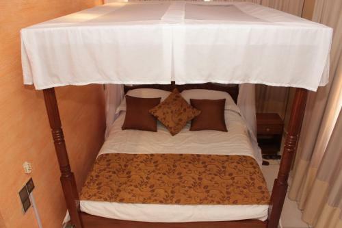 Moffat Court Boutique Hotel