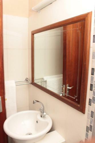 Moffat Court Boutique Hotel