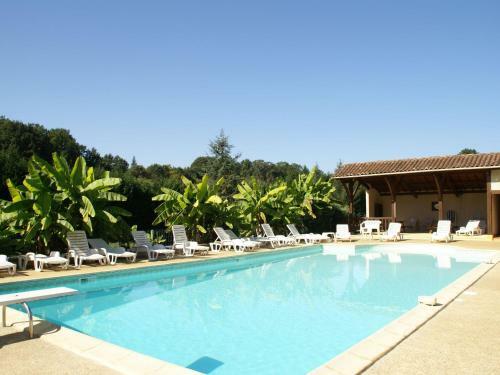 Charming Holiday Home In Prats-du-perigord With Pool