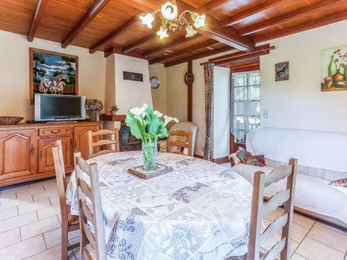 Charming Holiday Home In Prats-du-perigord With Pool