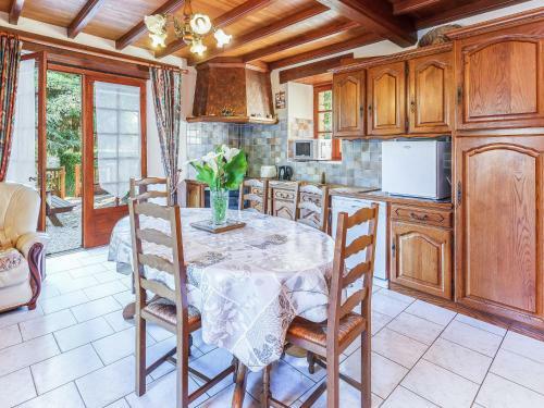 Charming Holiday Home In Prats-du-perigord With Pool