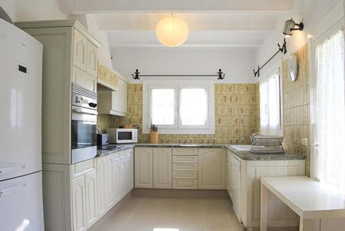 Les Cabanyes Villa Sleeps 6 Pool Wifi