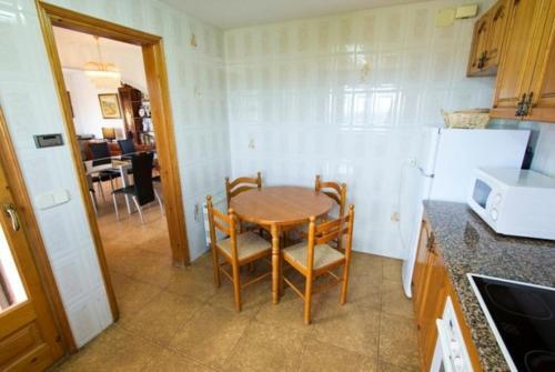 Les Cabanyes Villa Sleeps 8 Pool Wifi