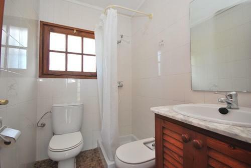 Caules Villa Sleeps 8 Pool Wifi