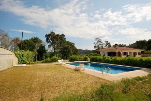 Caules Villa Sleeps 8 Pool Wifi