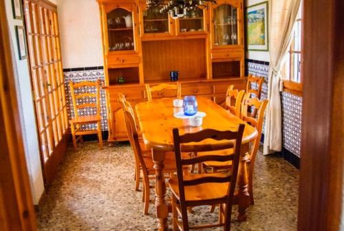 Caules Villa Sleeps 8 Pool Wifi