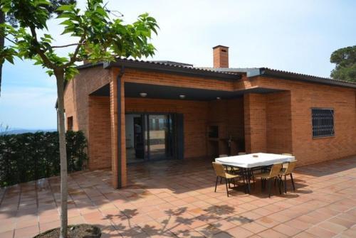 Caules Villa Sleeps 6 Pool Wifi