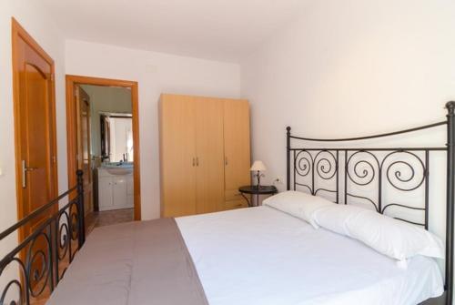 Caules Villa Sleeps 6 Pool