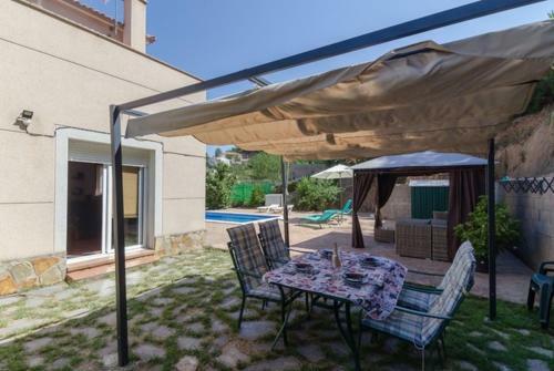 Caules Villa Sleeps 6 Pool