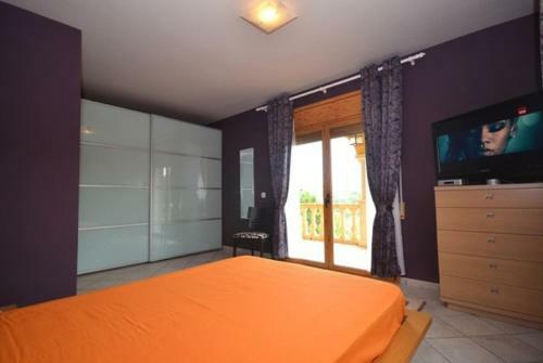 Caules Villa Sleeps 10 Pool Wifi
