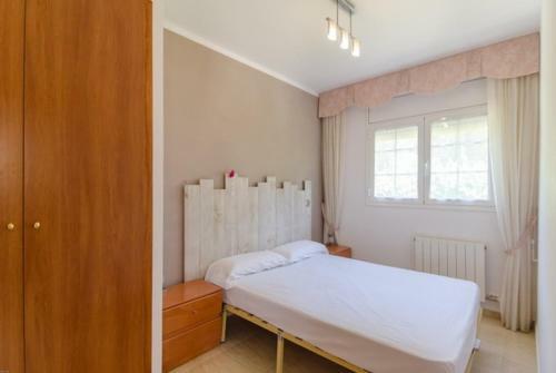 Caules Villa Sleeps 10 Pool Wifi