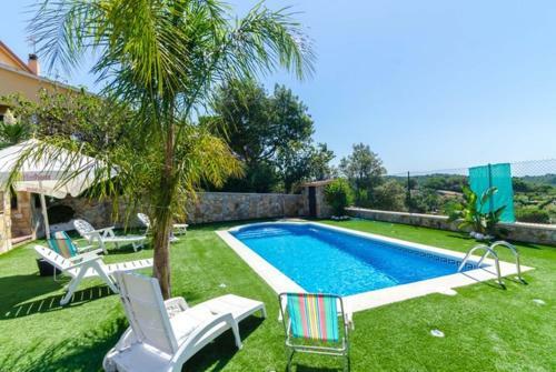 Caules Villa Sleeps 10 Pool Wifi
