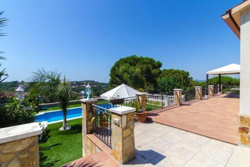 Caules Villa Sleeps 10 Pool Wifi