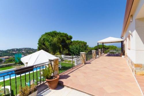 Caules Villa Sleeps 10 Pool Wifi