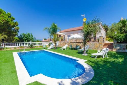 Caules Villa Sleeps 10 Pool Wifi