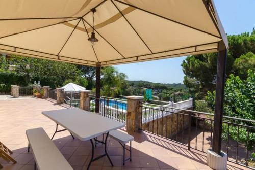 Caules Villa Sleeps 10 Pool Wifi