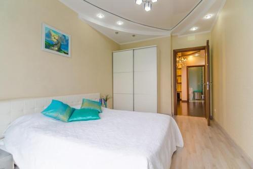 Lloret De Mar Villa Sleeps 8 Pool Air Con Wifi