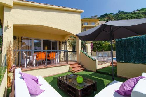 Lloret De Mar Villa Sleeps 6 Pool Wifi