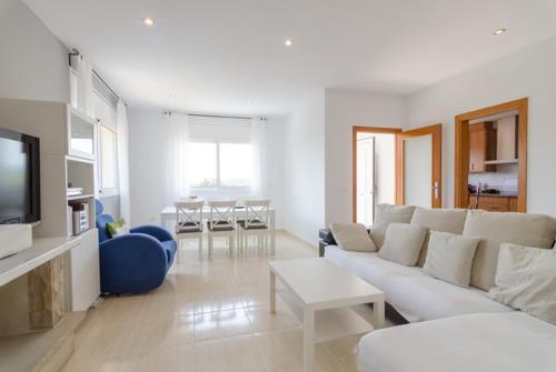 Lloret De Mar Villa Sleeps 6 Pool Air Con Wifi