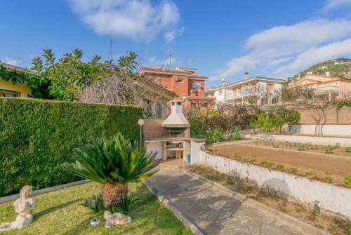Lloret De Mar Villa Sleeps 6 Pool Wifi