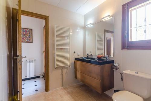 Lloret De Mar Villa Sleeps 8 Pool Wifi