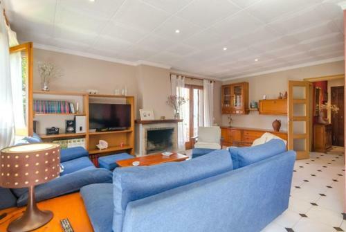 Lloret De Mar Villa Sleeps 8 Pool Wifi