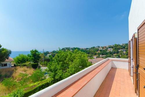 Lloret De Mar Villa Sleeps 8 Pool Wifi