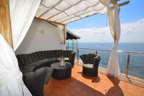 Lloret De Mar Villa Sleeps 10 Pool Air Con Wifi