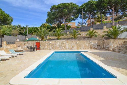 Lloret de Mar Villa Sleeps 10 Pool Air Con Wifi