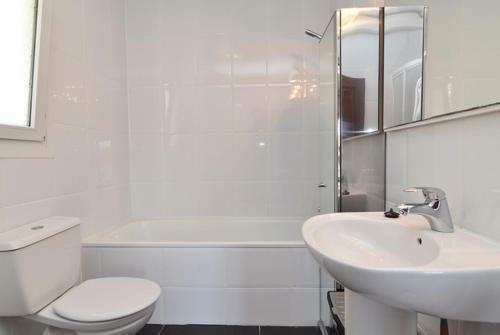 Lloret de Mar Villa Sleeps 10 Pool Air Con Wifi