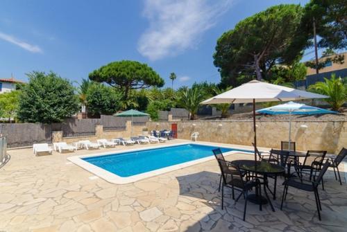 Lloret de Mar Villa Sleeps 10 Pool Air Con Wifi